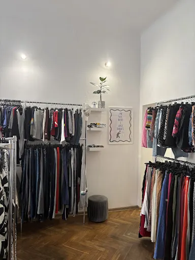 Thrifty - Second Hand Store, odzież używana